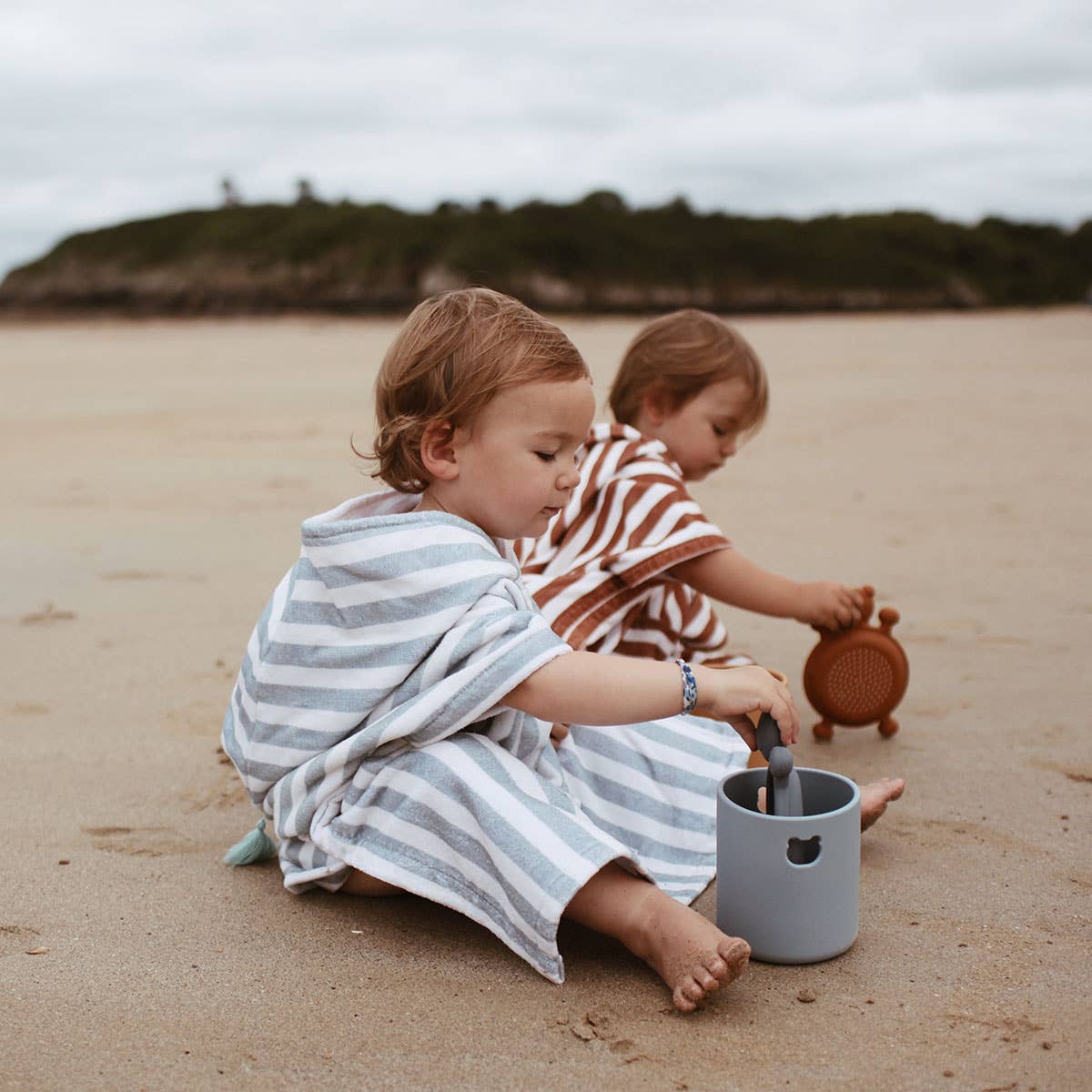 Rose in April | Suzon Stripes Kids Poncho | Caramel