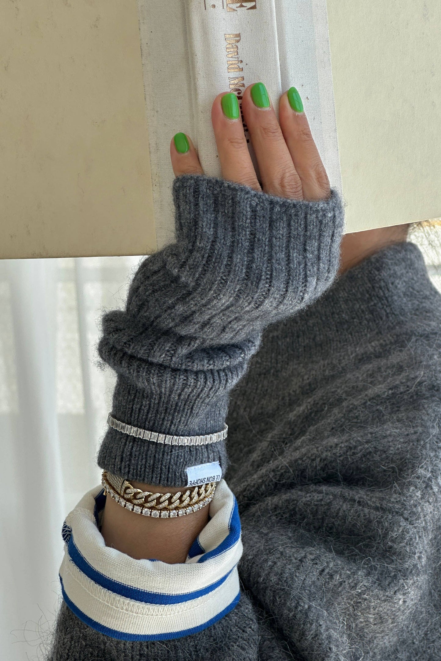 PREORDER Le Bon Shoppe Cashmere Wrist Warmer | Charcoal