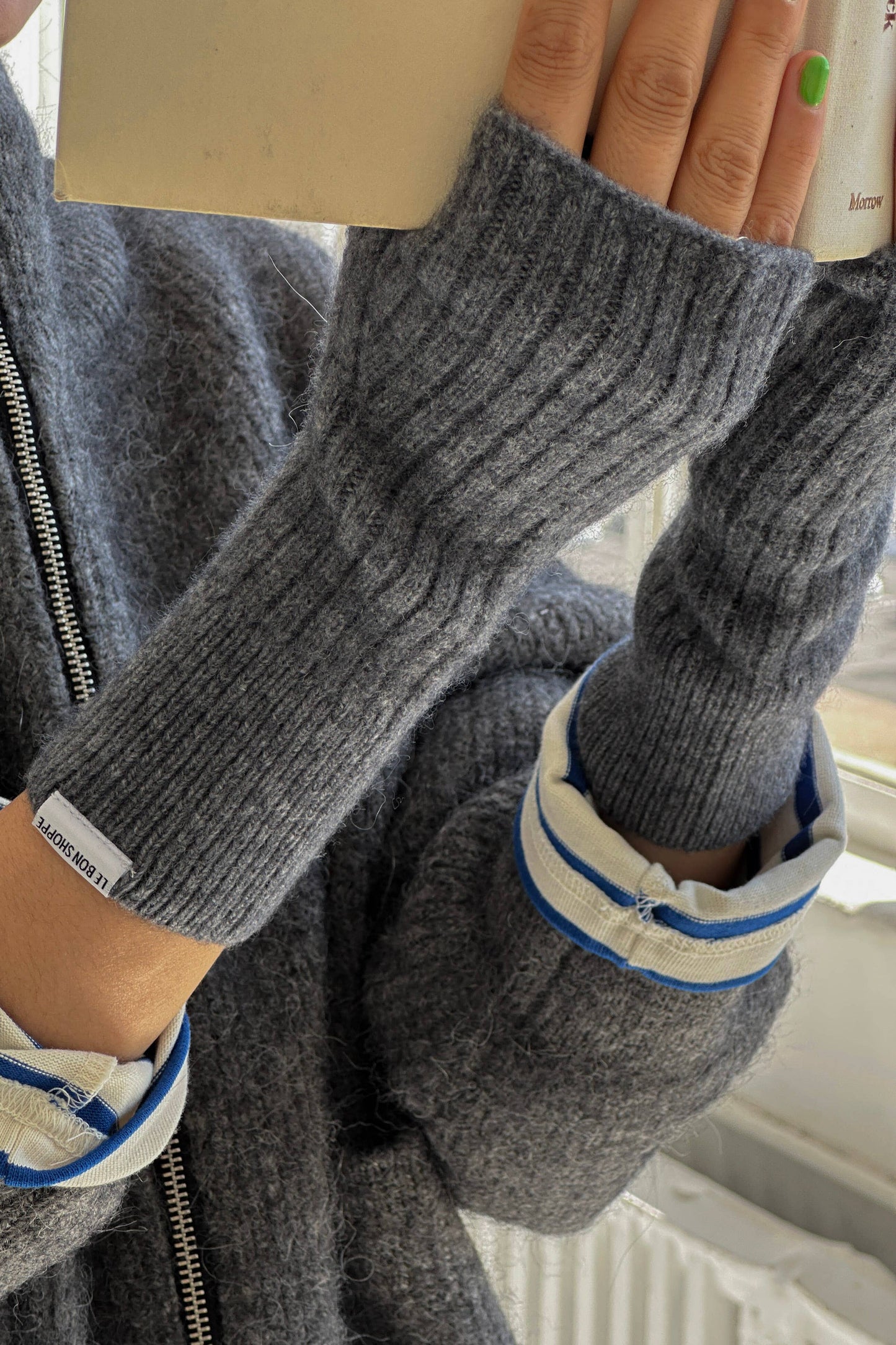 PREORDER Le Bon Shoppe Cashmere Wrist Warmer | Charcoal