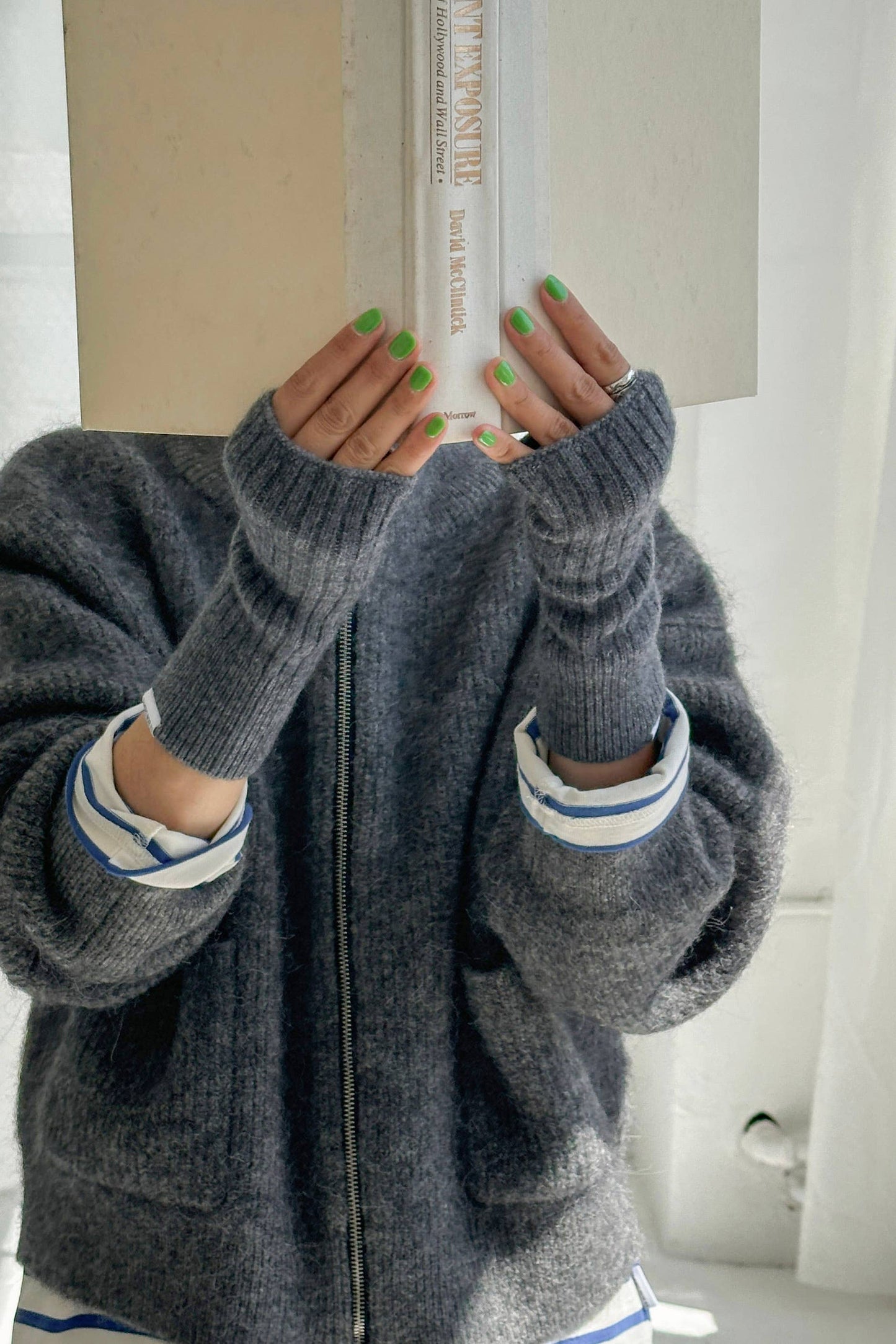 PREORDER Le Bon Shoppe Cashmere Wrist Warmer | Charcoal